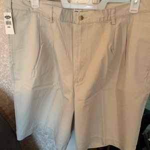 Old navy pleated khaki shorts